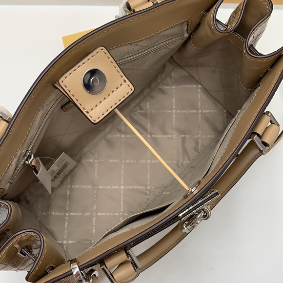 MICHAEL KORS HAMILTON MEDIUM SATCHEL
COLOR: Camel
NWT - Picture 10 of 16